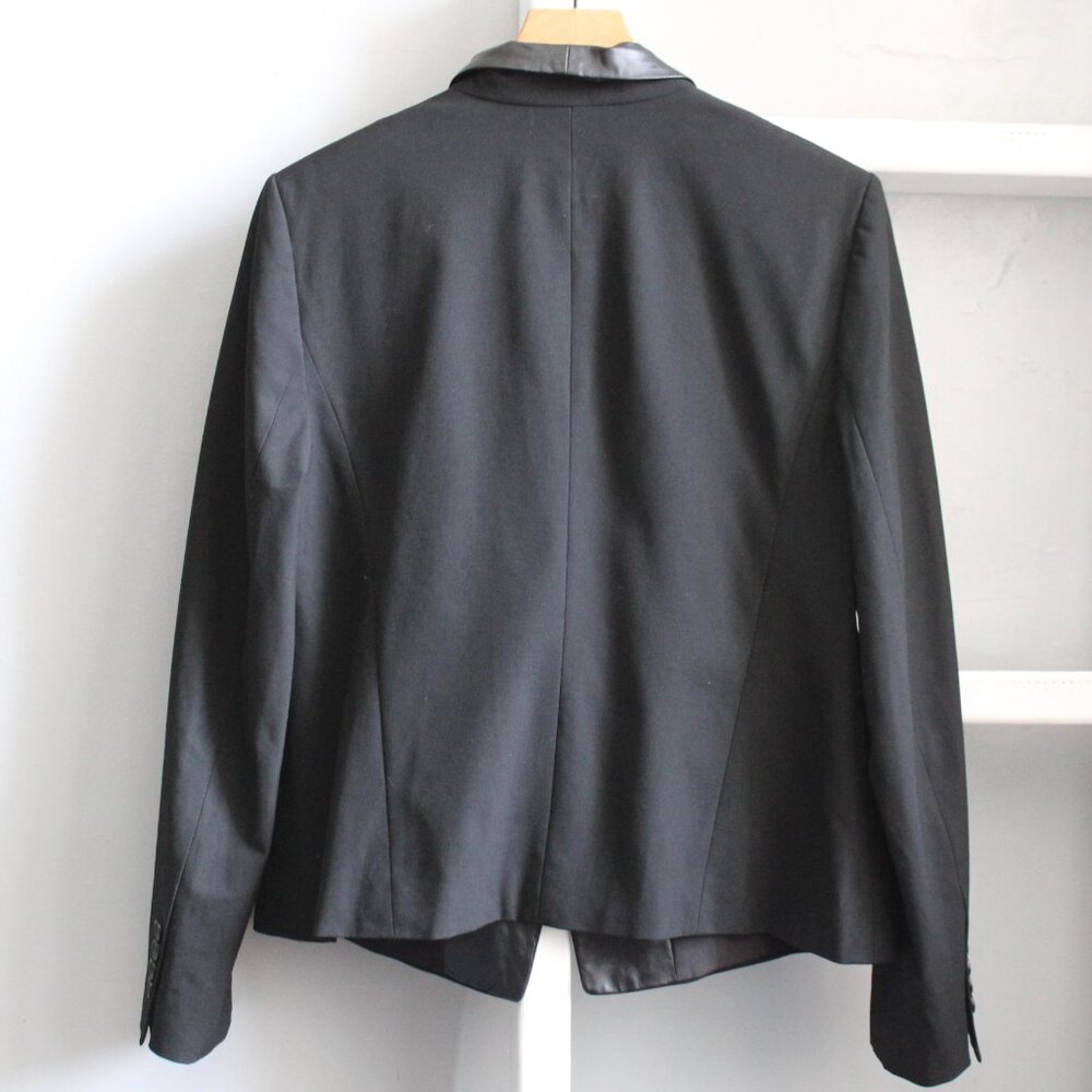 Ann Taylor Black Faux Leather Lapel One-Button Stretch Tailored Blazer Size 12 - Picture 2 of 4